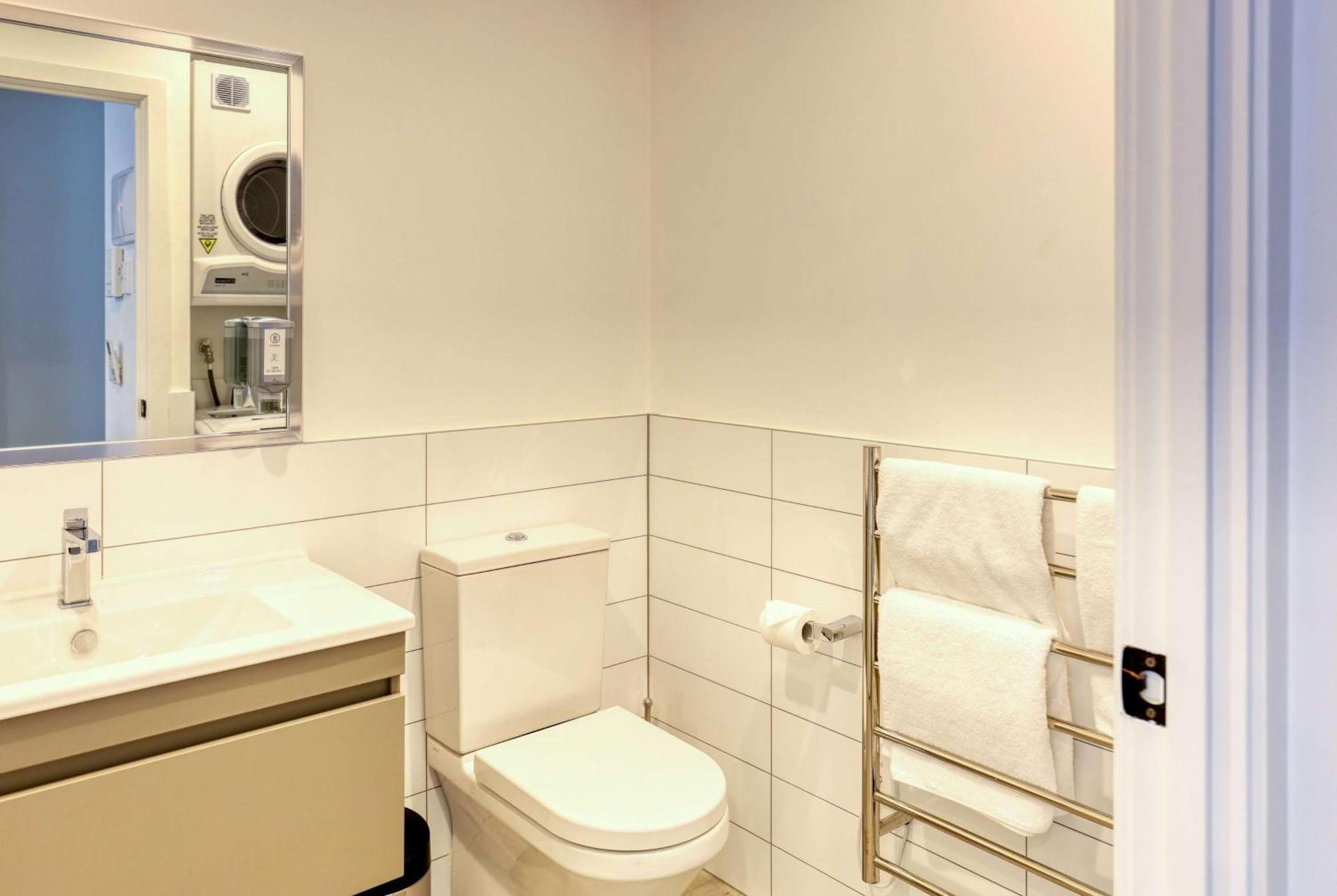 Ramada Suites By Wyndham Victoria Street West Auckland Buitenkant foto