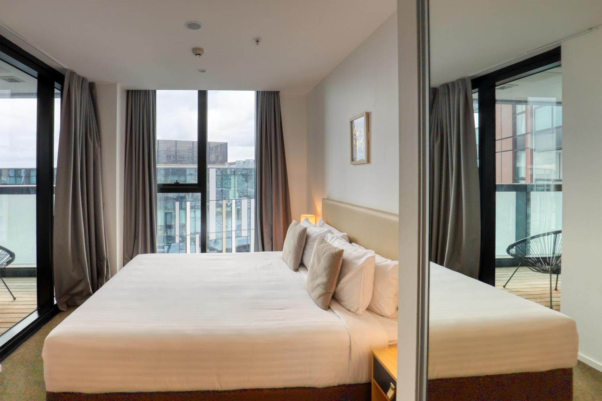 Ramada Suites By Wyndham Victoria Street West Auckland Buitenkant foto