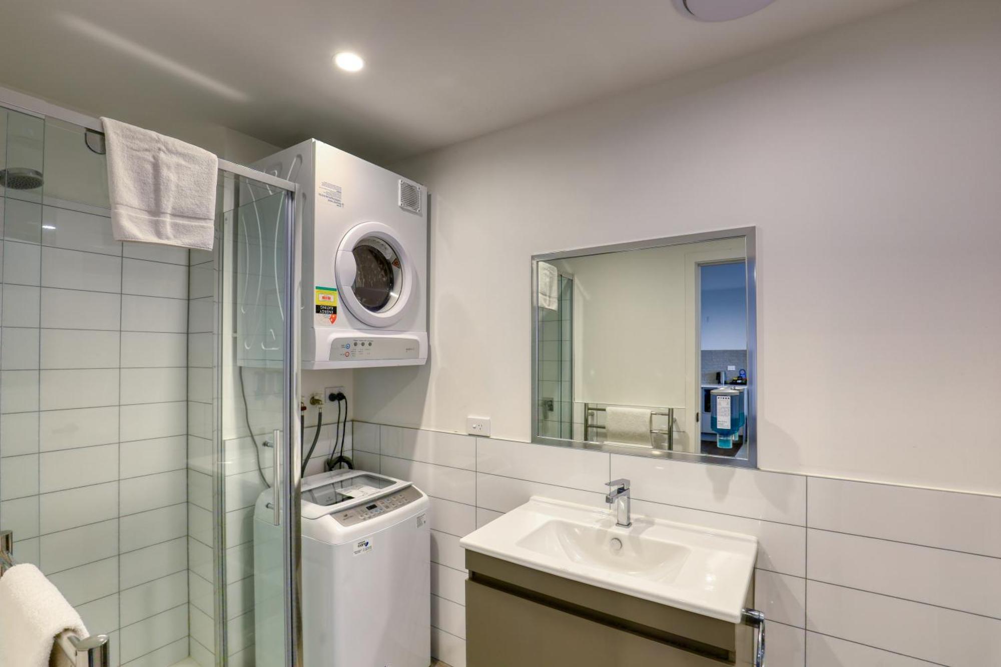 Ramada Suites By Wyndham Victoria Street West Auckland Buitenkant foto
